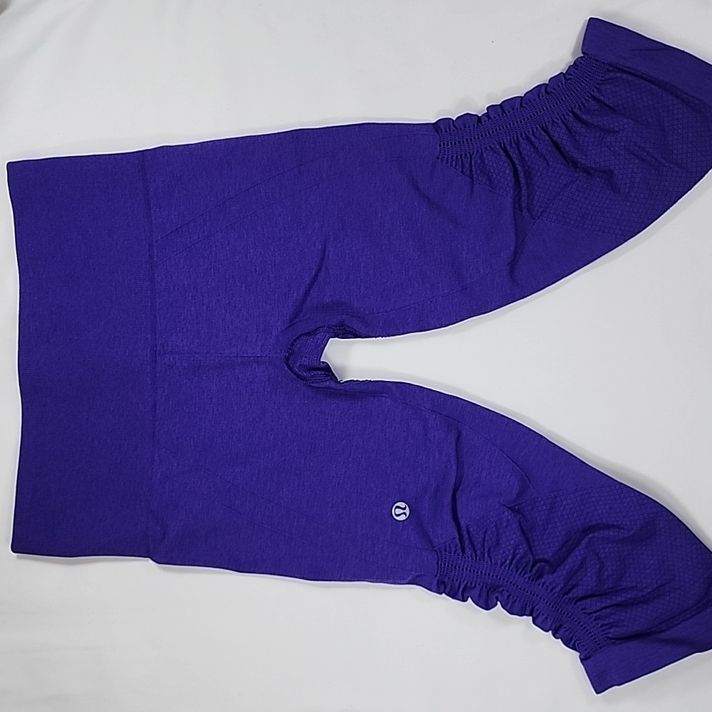 LULULEMON IN THE FLOW SEAMLESS LEGGINGS SIZE 4